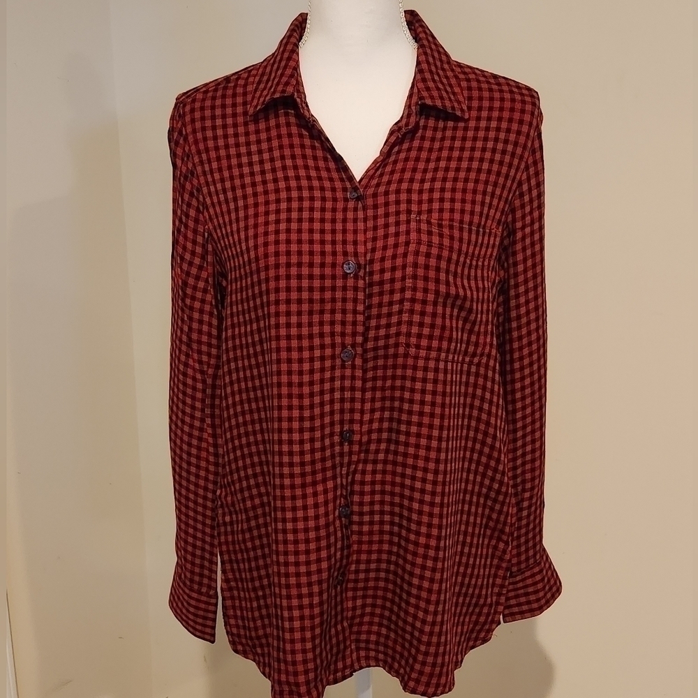 OLD Navy Women's Red and Black Plaid Button Down Shirt, size Medium - Picture 2 of 12